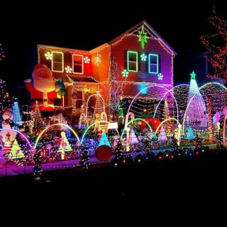 Find the best holiday lights displays in town