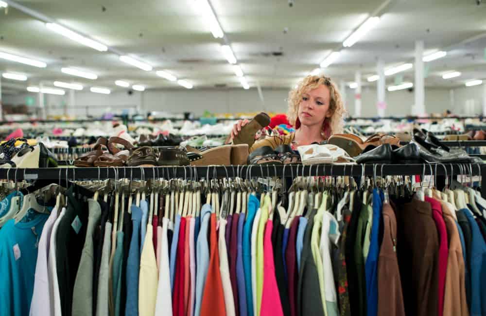How To Shop for Frugal Clothing at Consignment Stores