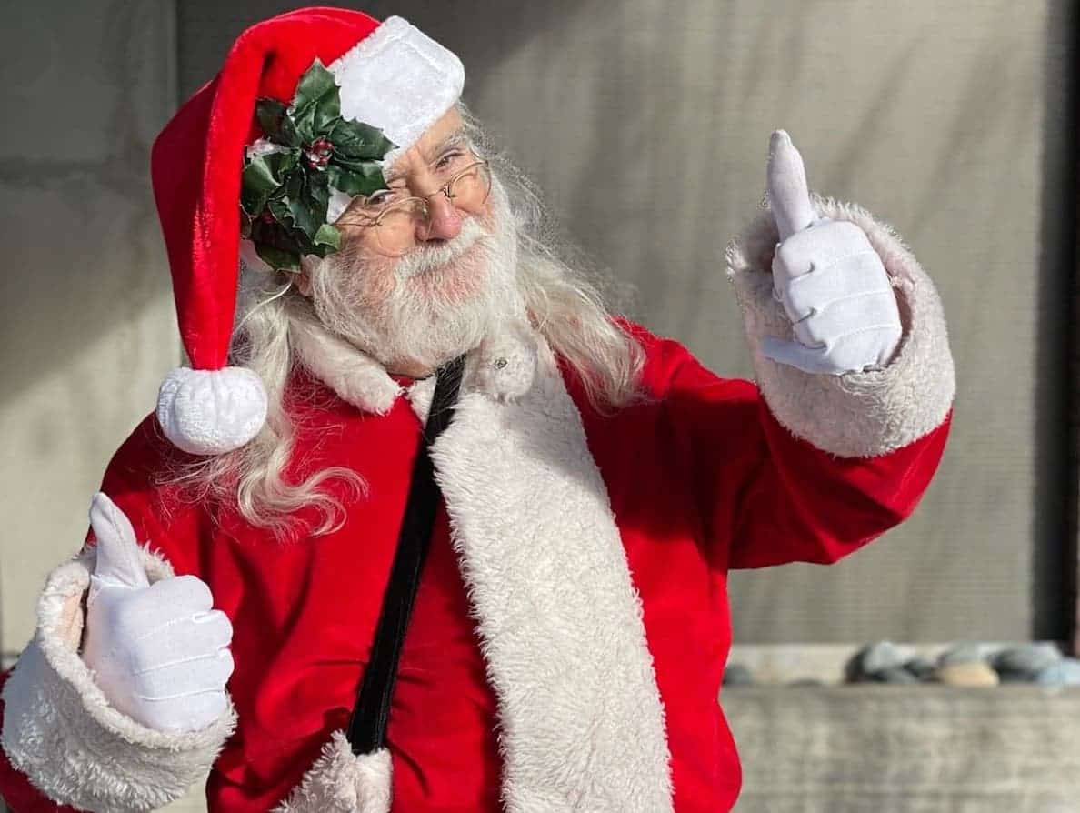 Where To See Santa In 2023 & Have Your Photo Taken With Him - Mile